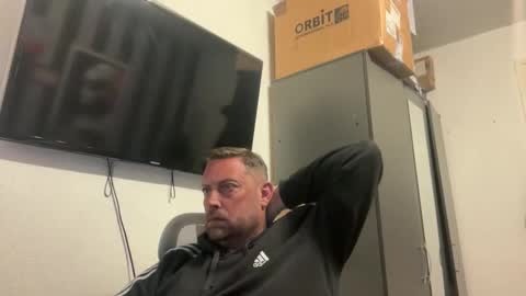 Snapshot of junky345 chatting on 04/18/26, 08:42 Junky online show from 04/18/26, 08:42