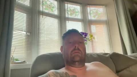 Snapshot of junky345 chatting on 04/24/26, 11:12 Junky online show from 04/24/26, 11:12