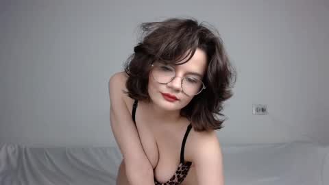 Snapshot of junnewers chatting on 02/25/25, 04:42 JunneWers online show from 02/25/25, 04:42