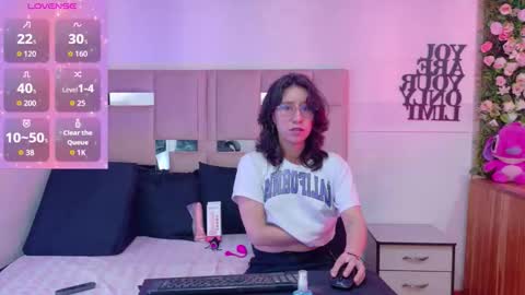 Snapshot of jupiter_saturno chatting on 09/23/25, 06:44 Jupiter y Saturno online show from 09/23/25, 06:44