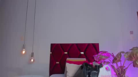 Jupiter Fox online show from 09/09/25, 12:32