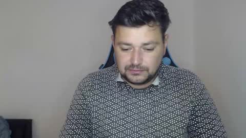 Snapshot of just_a_nice_guy_27 chatting on 11/01/25, 11:23 Alex online show from 11/01/25, 11:23