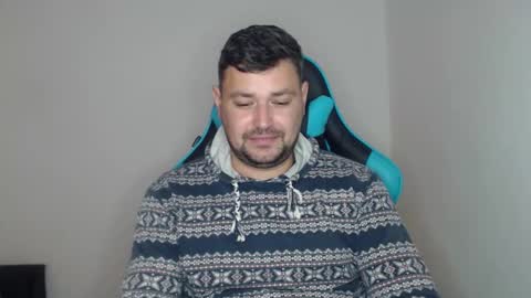 Snapshot of just_a_nice_guy_27 chatting on 11/17/25, 11:27 Alex online show from 11/17/25, 11:27