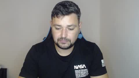 Snapshot of just_a_nice_guy_27 chatting on 11/23/25, 11:21 Alex online show from 11/23/25, 11:21