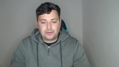 Snapshot of just_a_nice_guy_27 chatting on 12/21/25, 11:39 Alex online show from 12/21/25, 11:39