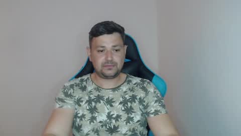 Snapshot of just_a_nice_guy_27 chatting on 04/01/26, 11:33 Alex online show from 04/01/26, 11:33