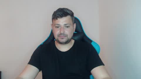 Snapshot of just_a_nice_guy_27 chatting on 04/04/26, 11:29 Alex online show from 04/04/26, 11:29