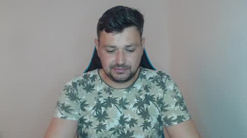 Snapshot of just_a_nice_guy_27 chatting on 04/05/26, 11:18 Alex online show from 04/05/26, 11:18