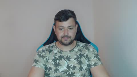 Snapshot of just_a_nice_guy_27 chatting on 04/06/26, 11:33 Alex online show from 04/06/26, 11:33