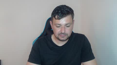 Snapshot of just_a_nice_guy_27 chatting on 04/14/26, 11:27 Alex online show from 04/14/26, 11:27