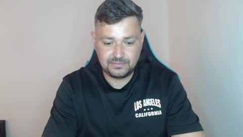 Snapshot of just_a_nice_guy_27 chatting on 04/17/26, 11:35 Alex online show from 04/17/26, 11:35