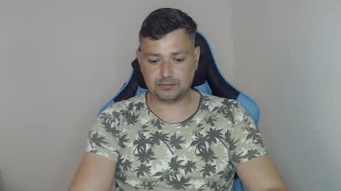 Snapshot of just_a_nice_guy_27 chatting on 04/18/26, 11:25 Alex online show from 04/18/26, 11:25