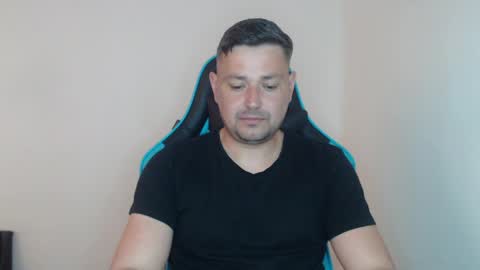 Snapshot of just_a_nice_guy_27 chatting on 04/19/26, 11:31 Alex online show from 04/19/26, 11:31