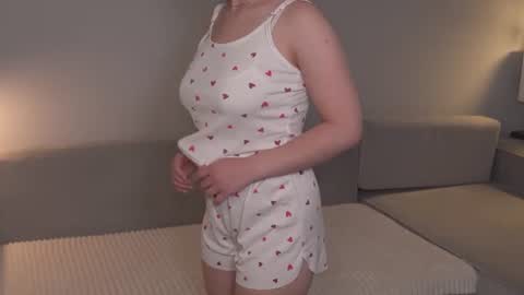 Snapshot of just_emmy chatting on 06/24/26, 05:39 just call me Emmy online show from 06/24/26, 05:39