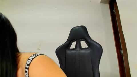 Snapshot of just_isa chatting on 03/21/26, 09:18 Isa y Luci online show from 03/21/26, 09:18