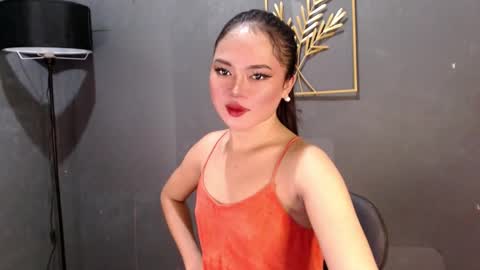 just_julia21 online show from 12/06/24, 11:54