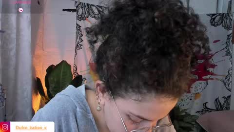 Snapshot of just_katiex chatting on 02/13/25, 01:40 Sofia online show from 02/13/25, 01:40