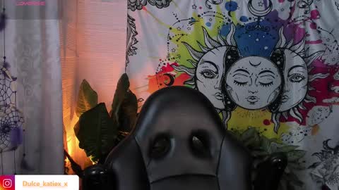 Snapshot of just_katiex chatting on 02/19/25, 10:12 Sofia online show from 02/19/25, 10:12