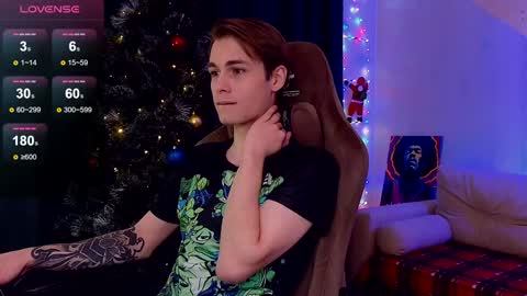 Snapshot of just_sammy chatting on 12/28/24, 01:49 Samuel online show from 12/28/24, 01:49