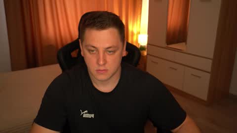 Snapshot of just_top chatting on 09/13/25, 01:11 David online show from 09/13/25, 01:11