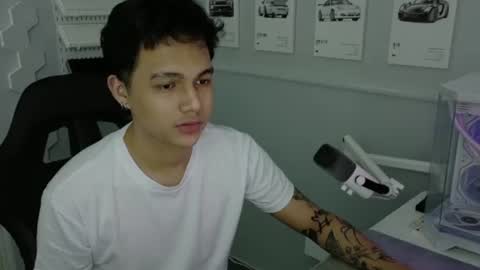 Snapshot of justagamerxxx chatting on 07/05/26, 10:17 Rhys online show from 07/05/26, 10:17