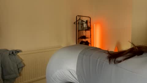 Snapshot of justbecauseiloveit chatting on 02/04/26, 08:53 Billie B William online show from 02/04/26, 08:53