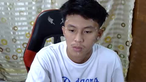 Snapshot of justcallme_james chatting on 03/28/26, 01:33 James online show from 03/28/26, 01:33