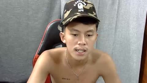 Snapshot of justcallme_james chatting on 04/17/26, 05:21 James online show from 04/17/26, 05:21