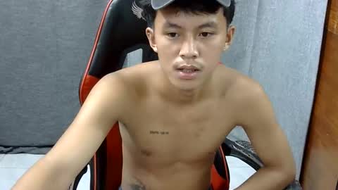 Snapshot of justcallme_james chatting on 04/24/26, 02:14 James online show from 04/24/26, 02:14