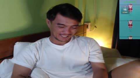 Snapshot of justcallmekarl chatting on 12/22/25, 05:48 Karl online show from 12/22/25, 05:48