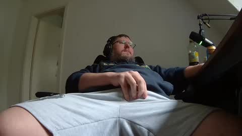 Snapshot of justflo chatting on 04/02/26, 02:58 Just Flo --- online show from 04/02/26, 02:58