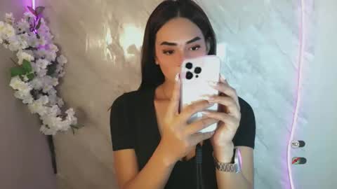 justhewayouare21 online show from 04/22/26, 10:39