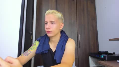 Snapshot of justin_biker chatting on 11/05/25, 11:43 justin_biker online show from 11/05/25, 11:43