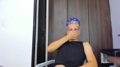 Snapshot of justin_biker chatting on 11/06/25, 10:43 justin_biker online show from 11/06/25, 10:43