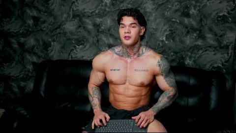 Snapshot of justin_clark1 chatting on 04/06/26, 12:30 justin clark1 online show from 04/06/26, 12:30