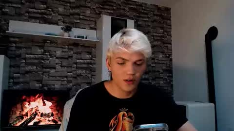 Snapshot of justin_cutie chatting on 11/04/25, 07:13 U bf Justin online show from 11/04/25, 07:13