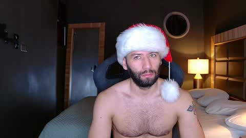 Snapshot of justin_hton chatting on 12/11/24, 10:25 Justin online show from 12/11/24, 10:25