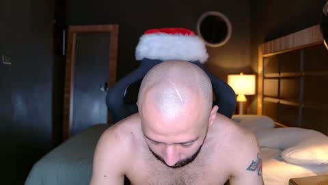 Snapshot of justin_hton chatting on 12/26/24, 10:59 Justin online show from 12/26/24, 10:59