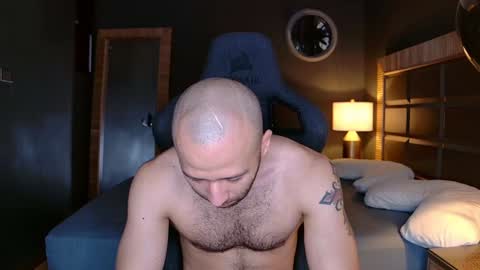 Snapshot of justin_hton chatting on 01/25/25, 11:00 Justin online show from 01/25/25, 11:00