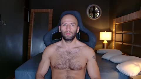 Snapshot of justin_hton chatting on 02/15/25, 09:15 Justin online show from 02/15/25, 09:15