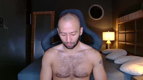 Snapshot of justin_hton chatting on 02/19/25, 10:23 Justin online show from 02/19/25, 10:23