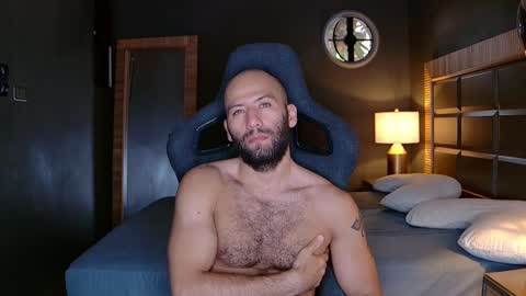 Snapshot of justin_hton chatting on 02/24/25, 01:31 Justin online show from 02/24/25, 01:31