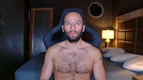 Snapshot of justin_hton chatting on 02/28/25, 10:20 Justin online show from 02/28/25, 10:20