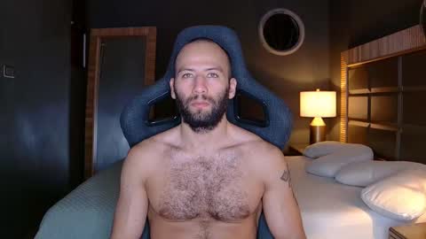 Snapshot of justin_hton chatting on 03/01/25, 09:18 Justin online show from 03/01/25, 09:18