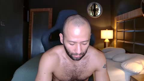 Snapshot of justin_hton chatting on 03/01/25, 12:23 Justin online show from 03/01/25, 12:23