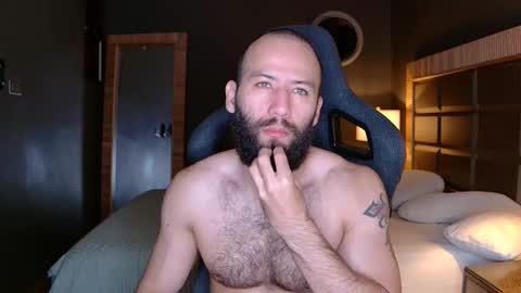 Snapshot of justin_hton chatting on 10/25/25, 10:12 Justin online show from 10/25/25, 10:12