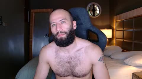 Snapshot of justin_hton chatting on 10/26/25, 12:33 Justin online show from 10/26/25, 12:33