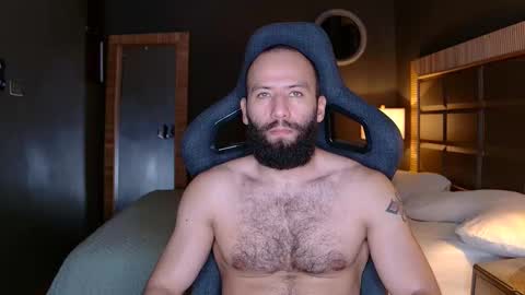 Snapshot of justin_hton chatting on 10/27/25, 10:52 Justin online show from 10/27/25, 10:52