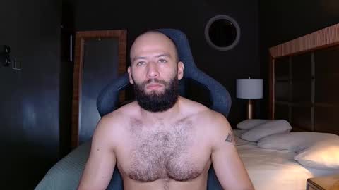 Snapshot of justin_hton chatting on 11/04/25, 10:36 Justin online show from 11/04/25, 10:36