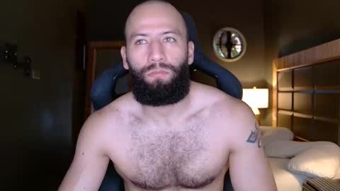 Snapshot of justin_hton chatting on 11/18/25, 12:31 Justin online show from 11/18/25, 12:31